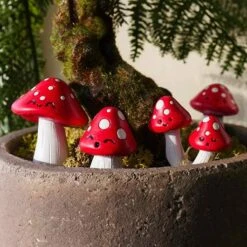 GIFT REPUBLIC Mushroom Plant Markers