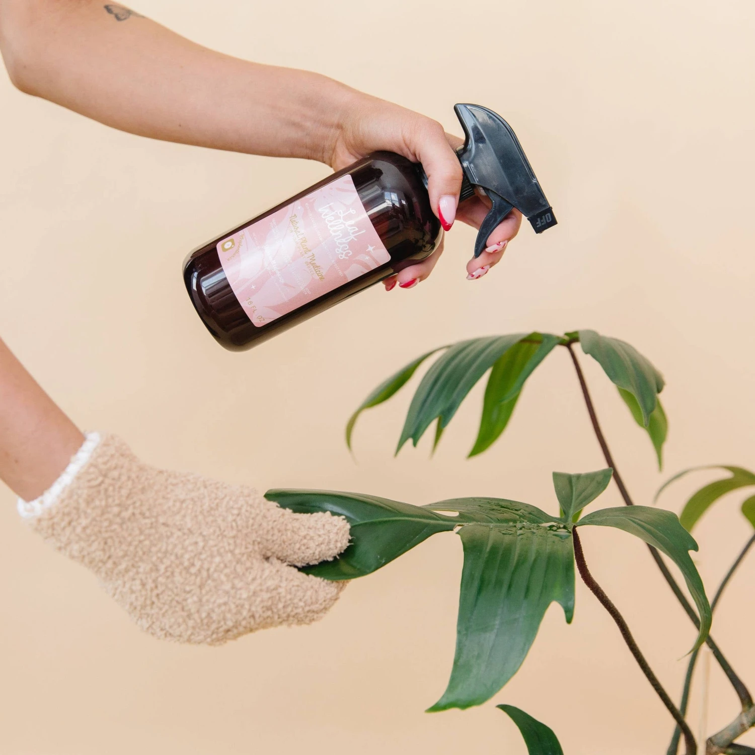 Microfiber Dusting Glove 1 Microfiber Dusting Glove